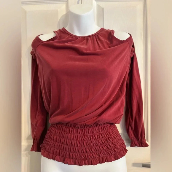 ABERCROMBIE & FITCH | ♥️Cold Shoulder Long-Sleeved Ruffled Blouse NWT - Picture 7 of 10